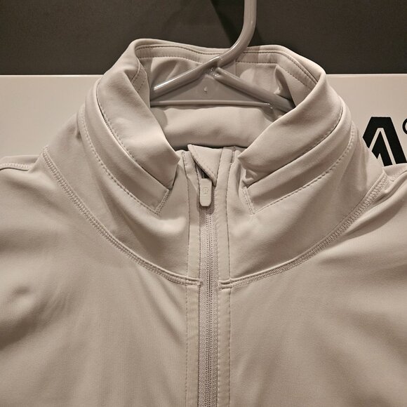 Lululemon Women's Nulux ™ Reflective Running Jacket - Picture 3 of 14